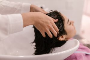 Le traitement avec les shampoings